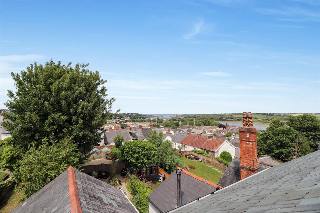 Main image of property: Queen Annes, High Street, Bideford, EX39