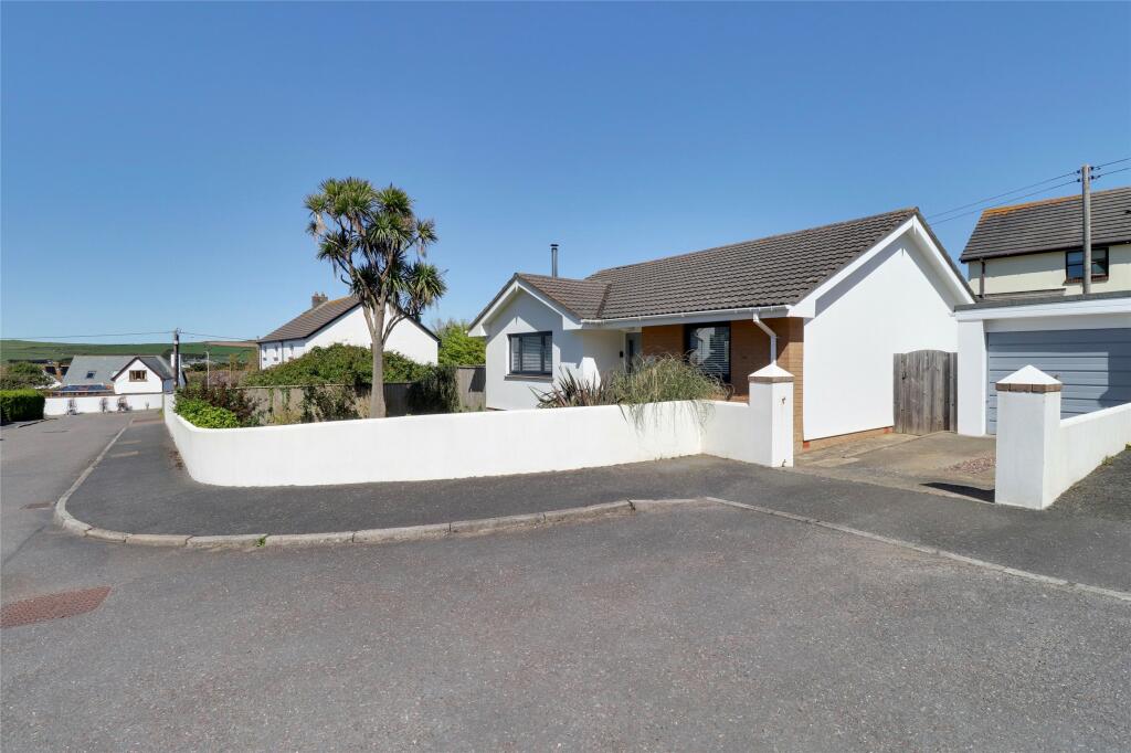 2 bedroom bungalow for sale in Langs Field, Croyde, Braunton, EX33