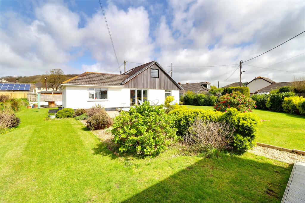3 bedroom bungalow for sale in Saunton Close, Braunton, Devon, EX33