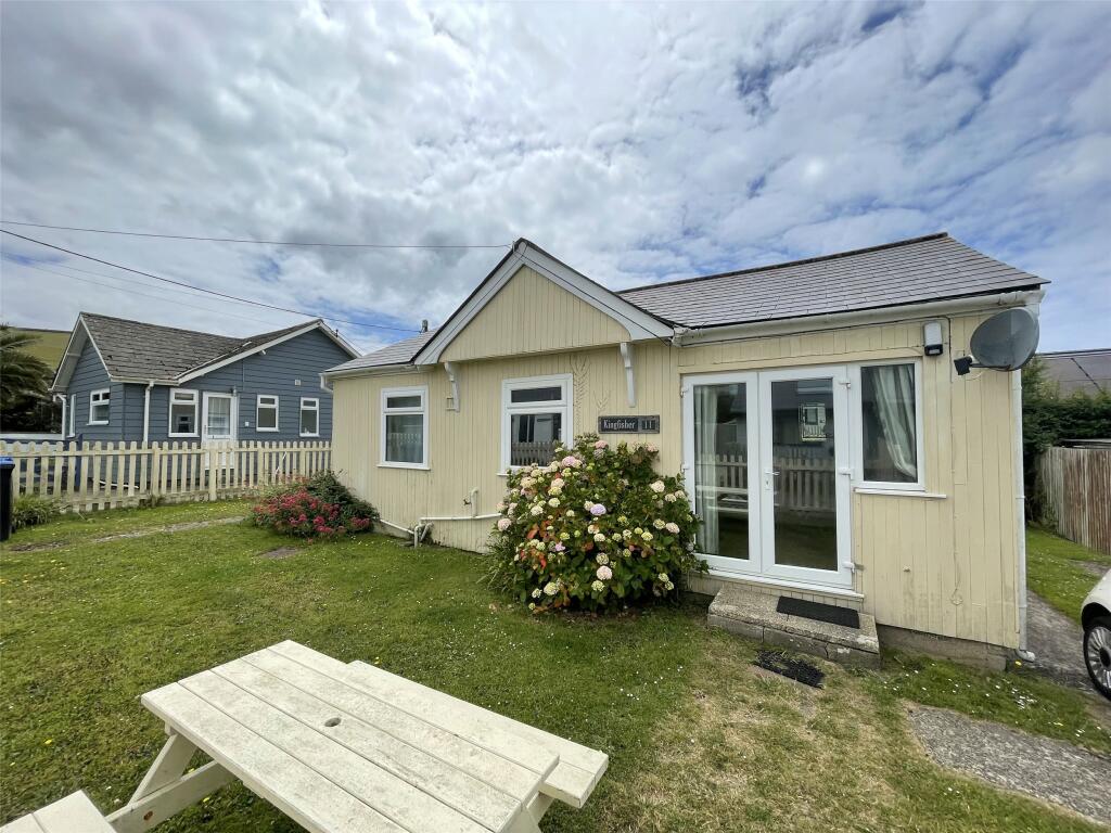 3 bedroom bungalow for sale in Leadengate Close, Croyde, Braunton