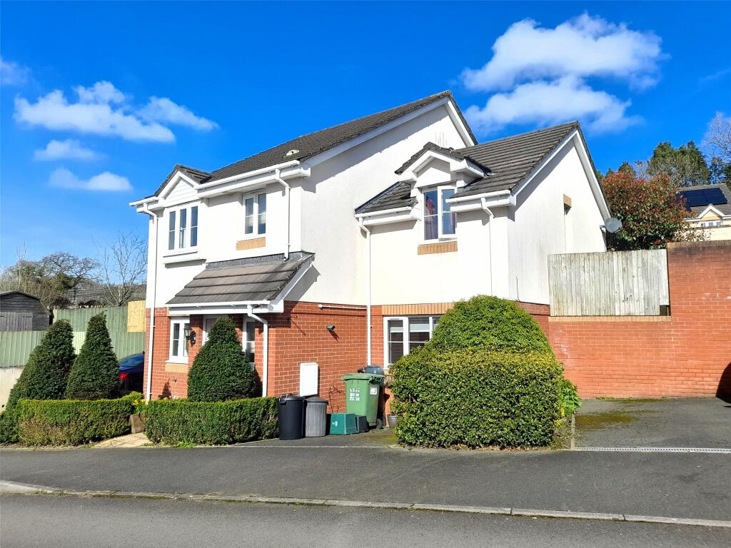 4 bedroom detached house for sale in Woodland View, Holsworthy, Devon, EX22