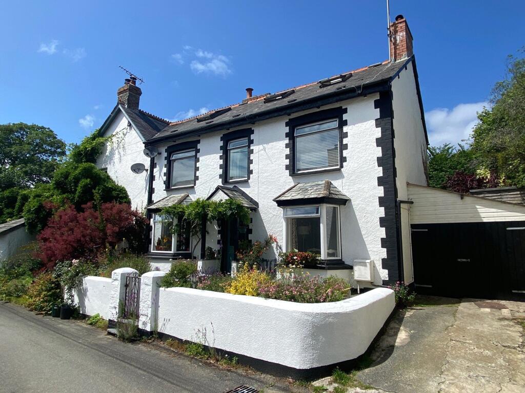4 bedroom semi-detached house