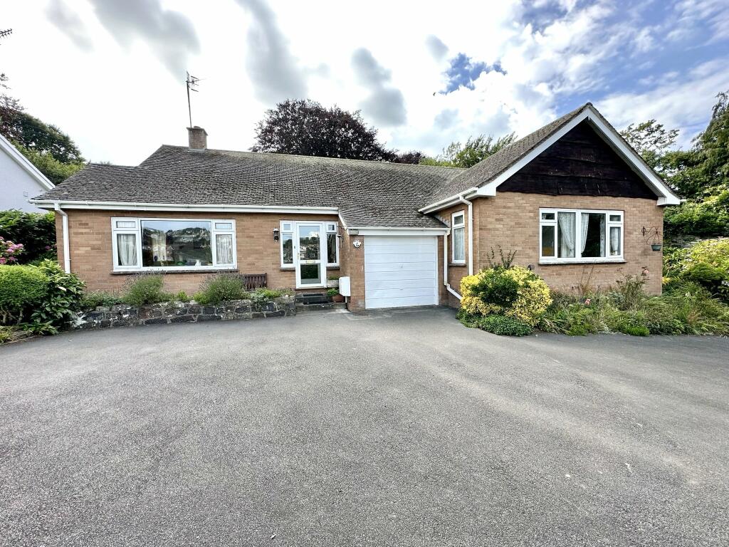 4 bedroom bungalow for sale in Station Road, Devon, EX34