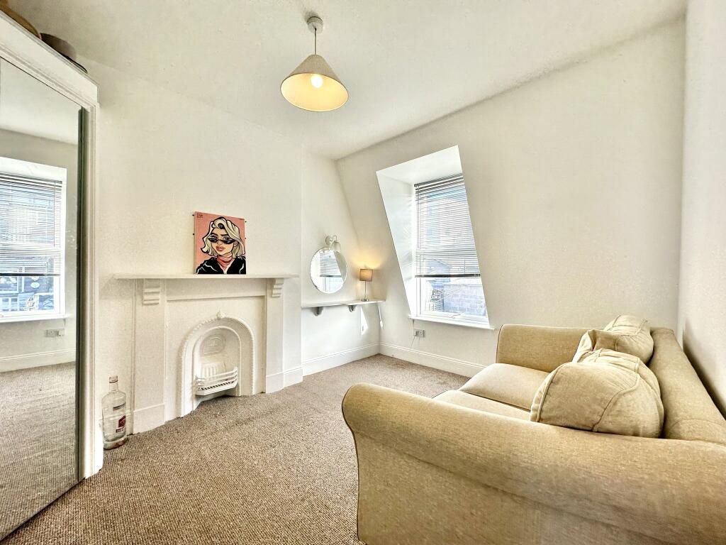 5 bedroom terraced house for sale in Highfield Terrace,