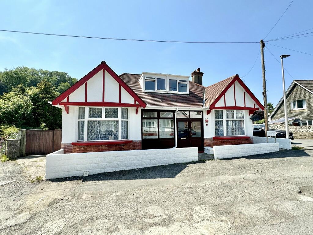 4 bedroom bungalow for sale in Kingston Avenue, Combe Martin, Devon, EX34