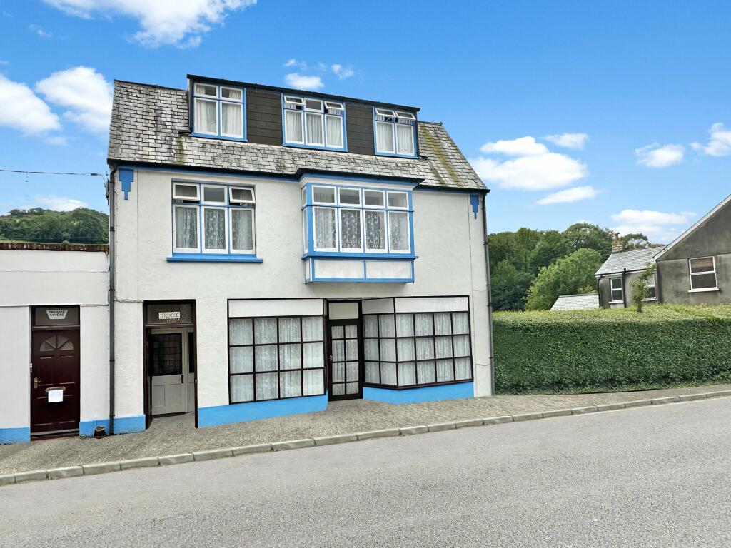 8 bedroom semidetached house for sale in High Street, Combe Martin