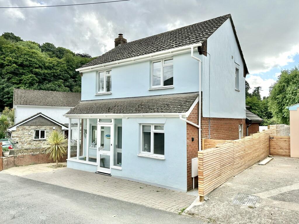 3 bedroom detached house for sale in Moory Meadow, Combe Martin, Devon