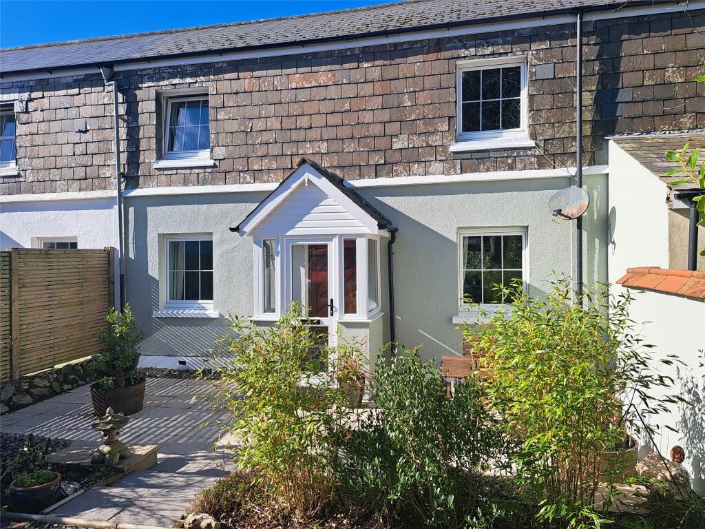 4 bedroom terraced house for sale in Smallacre Cottages,