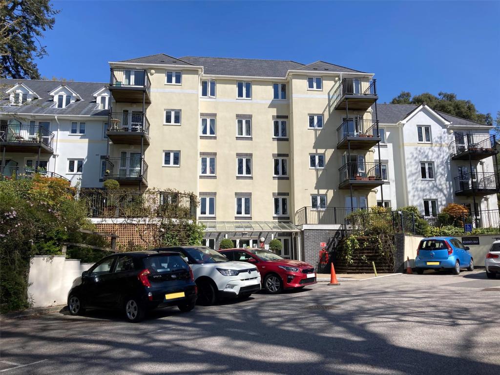 2 bedroom apartment for sale in Manaton Court, Dunheved Road
