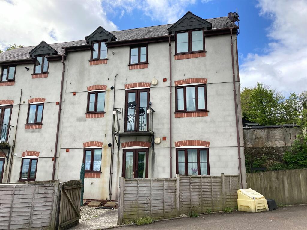 2 bedroom apartment for rent in Prouts Mews, Okehampton Road