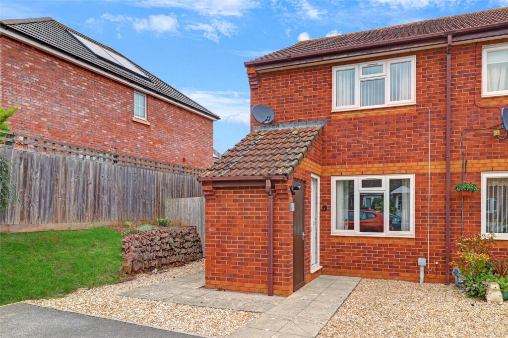 2 bedroom end of terrace house for sale in Teal Road, Minehead