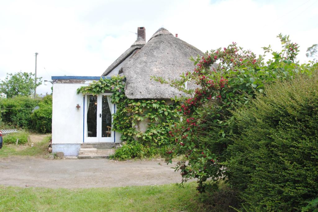 2 bedroom semidetached house for sale in Deason Cottages