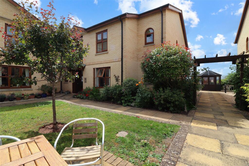 2 bedroom apartment for sale in Parsonage Court, Hull, Taunton