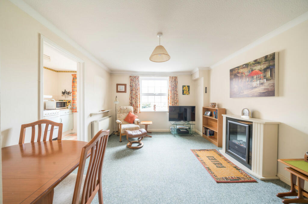 2 bedroom apartment for sale in Eastgate Gardens, Taunton, TA1