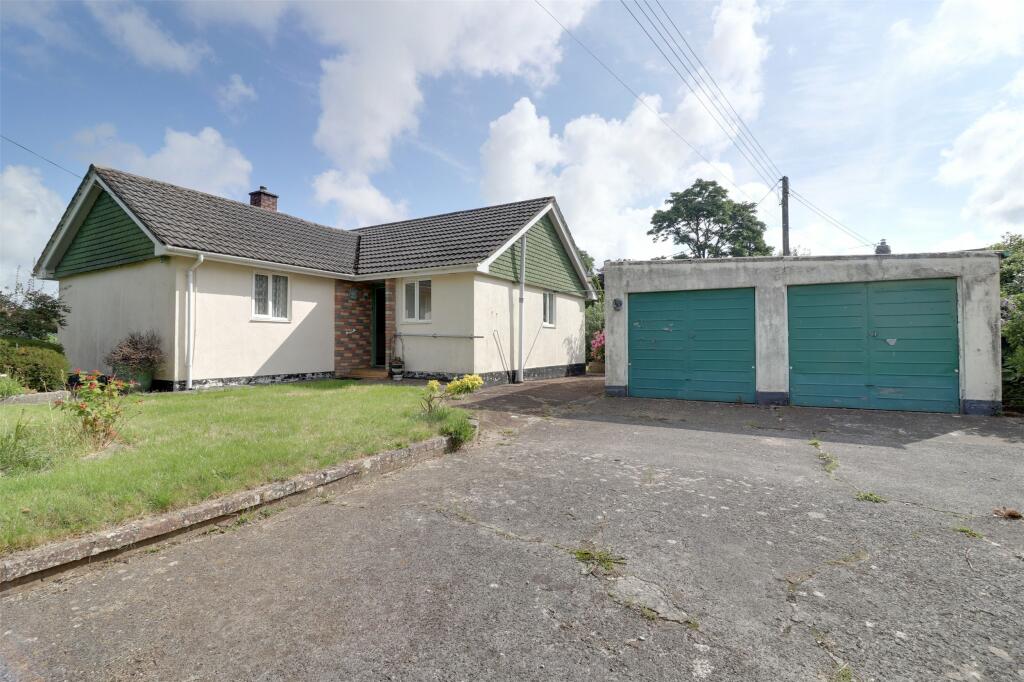 3 bedroom bungalow for sale in North Street, Dolton, Winkleigh, EX19