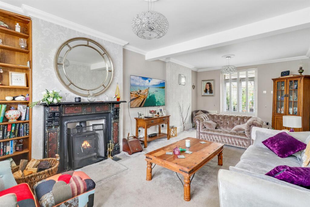 3 bedroom detached house for sale in Rectory Road, Dolton, Winkleigh