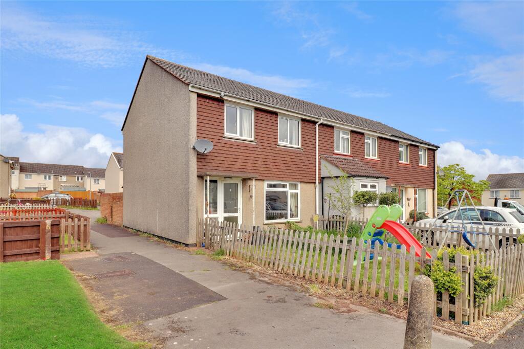 3 bedroom end of terrace house for sale in Humphreys Road, Wellington, TA21