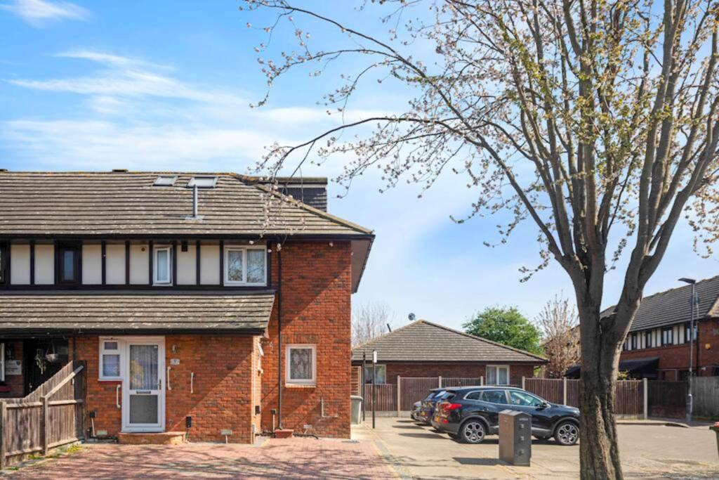 Main image of property: Tansy Close, Beckton