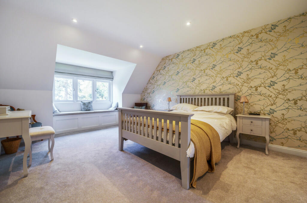 5 bedroom detached house for sale in Tekels Avenue, Camberley, Surrey, GU15