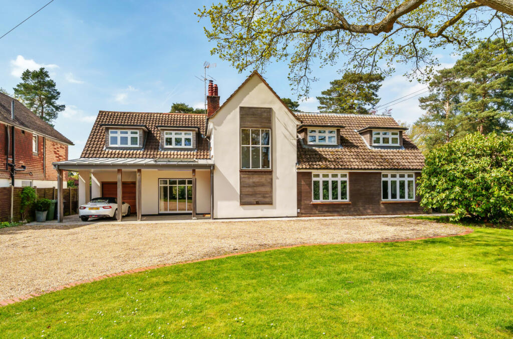 5 bedroom detached house for sale in Tekels Avenue, Camberley, Surrey, GU15