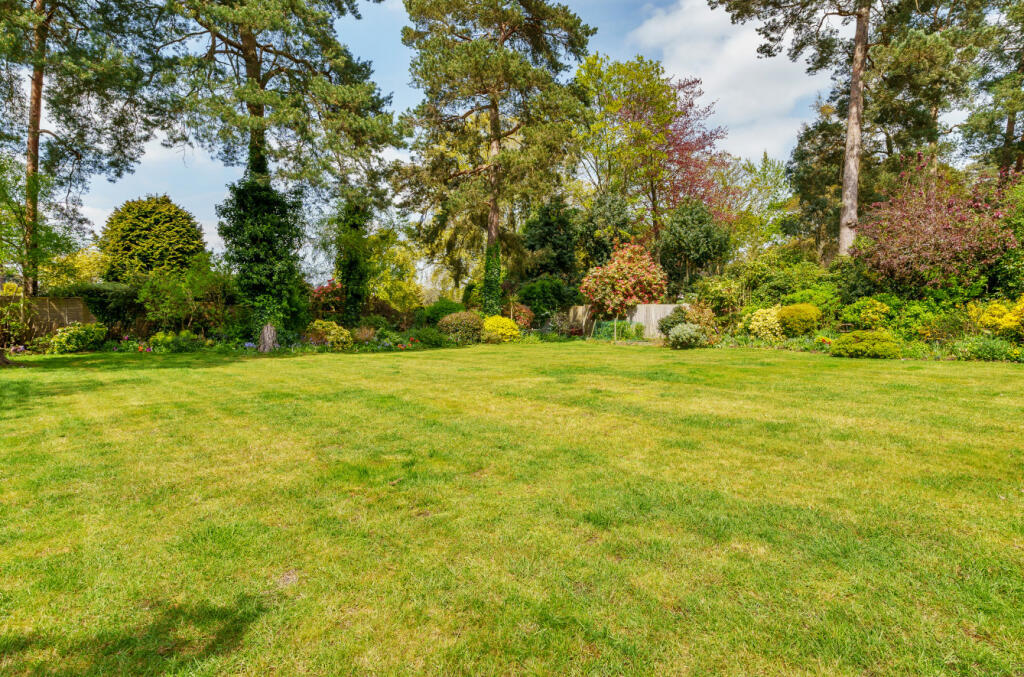 5 bedroom detached house for sale in Tekels Avenue, Camberley, Surrey, GU15