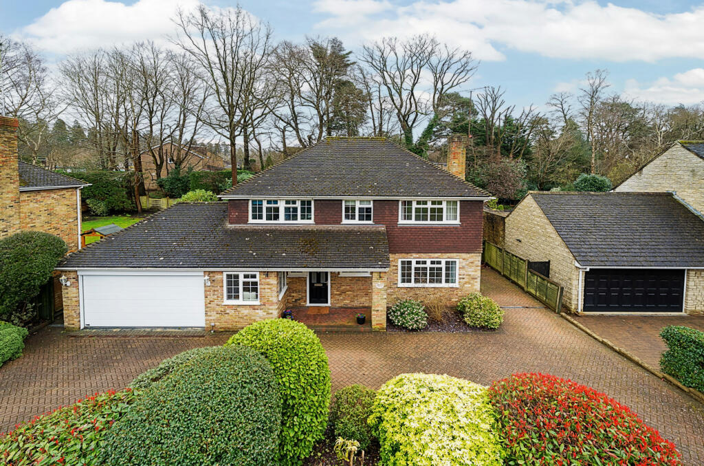 4 bedroom detached house for sale in Summer Gardens, Camberley, Surrey