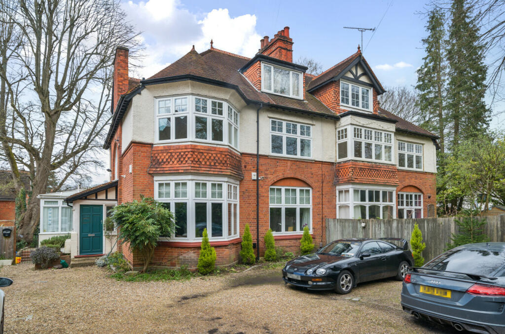 2 bedroom apartment for sale in Upper Park Road, Camberley, Surrey, GU15