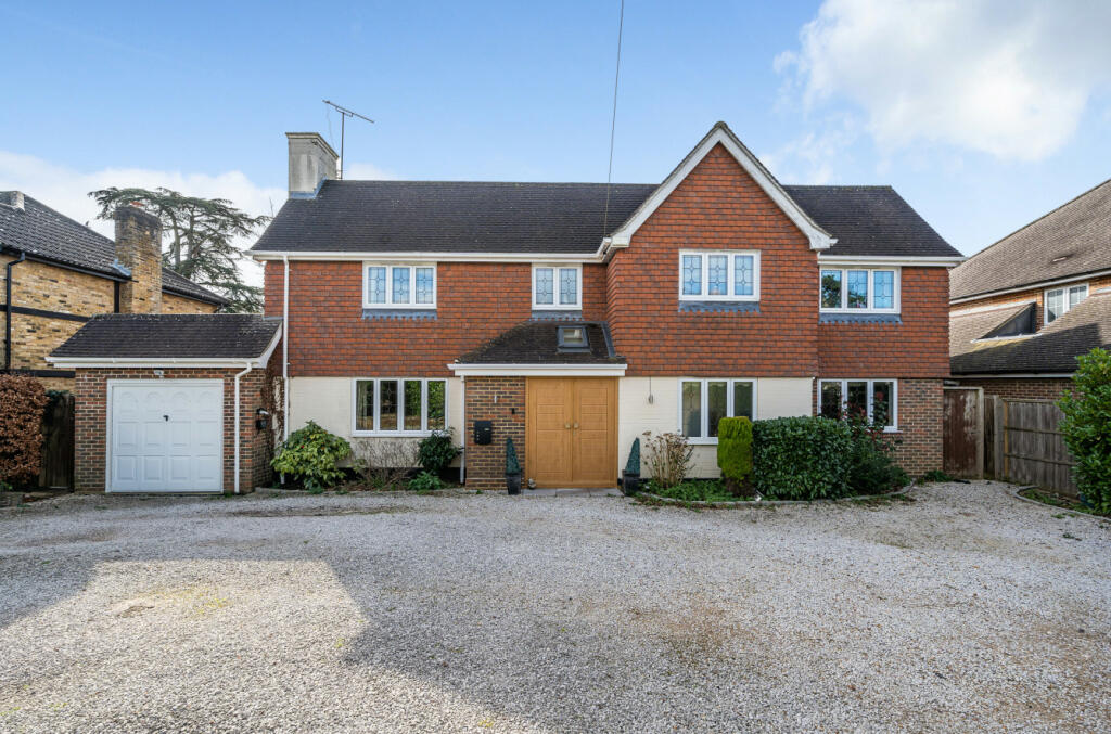 4 bedroom detached house for sale in Parkway, Camberley, Surrey, GU15