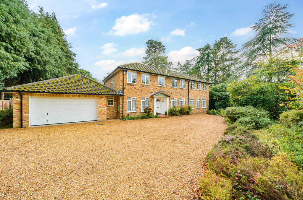 5 bedroom detached house for sale in Pinemount Road, Camberley, Surrey