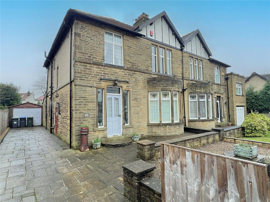 4 bedroom semi-detached house for sale in Bowman Road, Off Halifax Road, Bradford, BD6