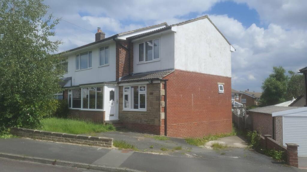 4 bedroom semidetached house for sale in Belmont Crescent, Low Moor