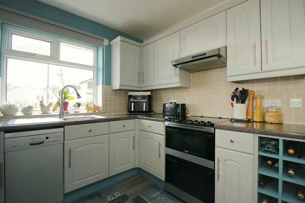 Additional property image - Highgate Grove, Clayton Heights, Bradford, BD13