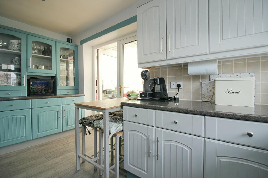 Additional property image - Highgate Grove, Clayton Heights, Bradford, BD13