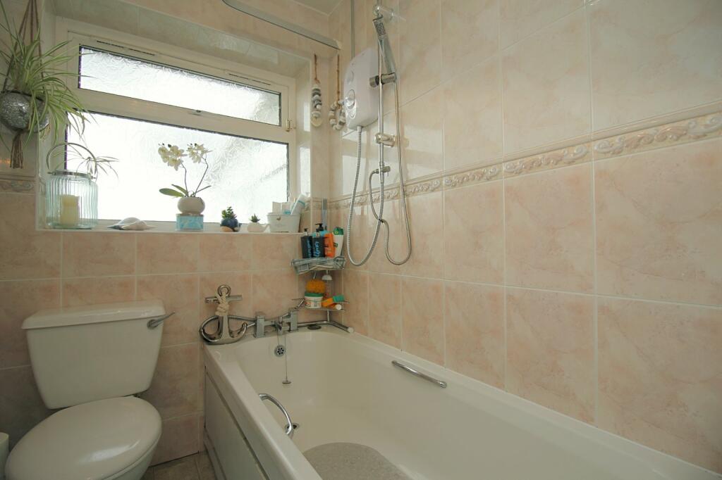 Additional property image - Highgate Grove, Clayton Heights, Bradford, BD13