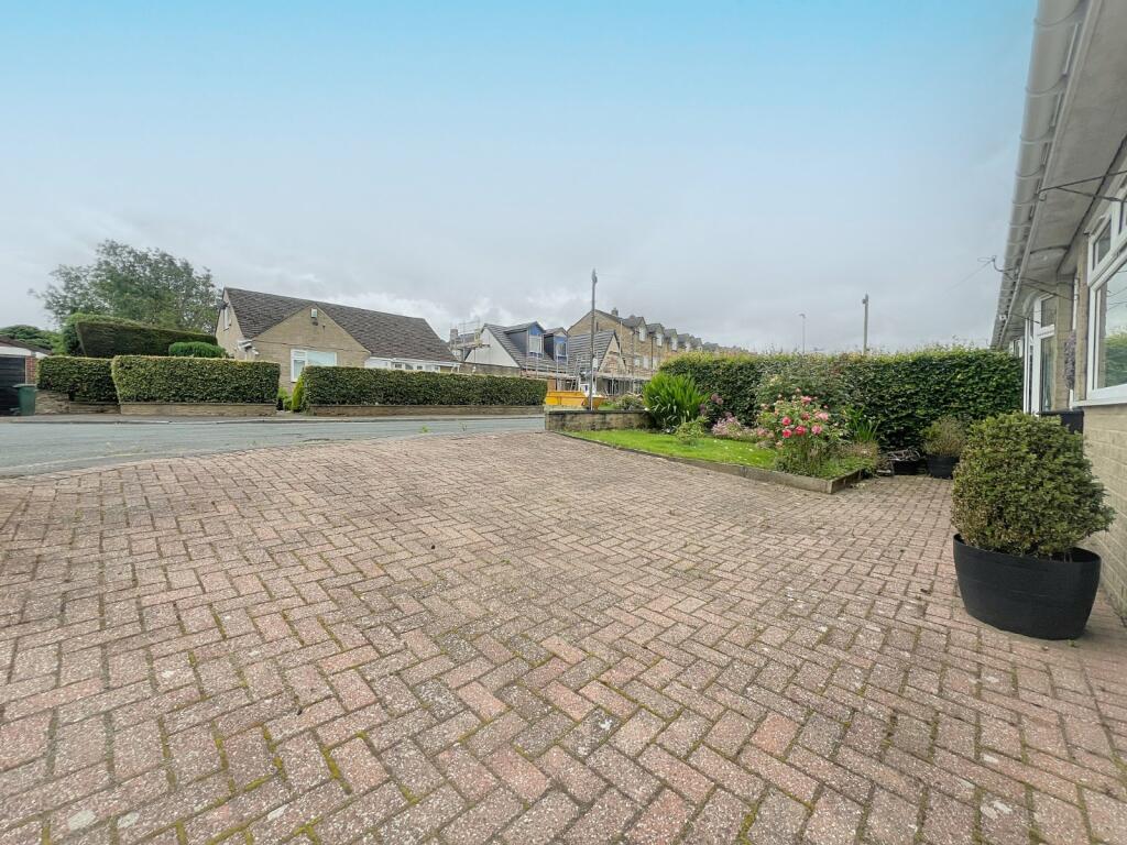 Additional property image - Highgate Grove, Clayton Heights, Bradford, BD13