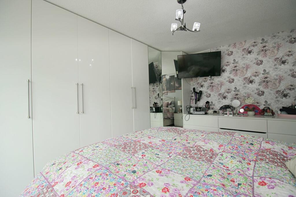 Additional property image - Highgate Grove, Clayton Heights, Bradford, BD13