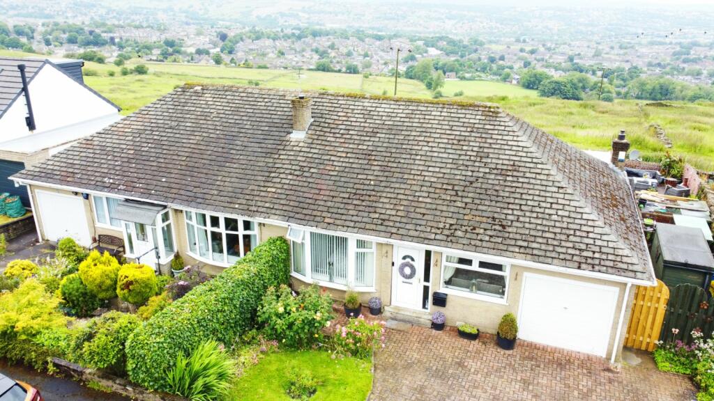 Additional property image - Highgate Grove, Clayton Heights, Bradford, BD13