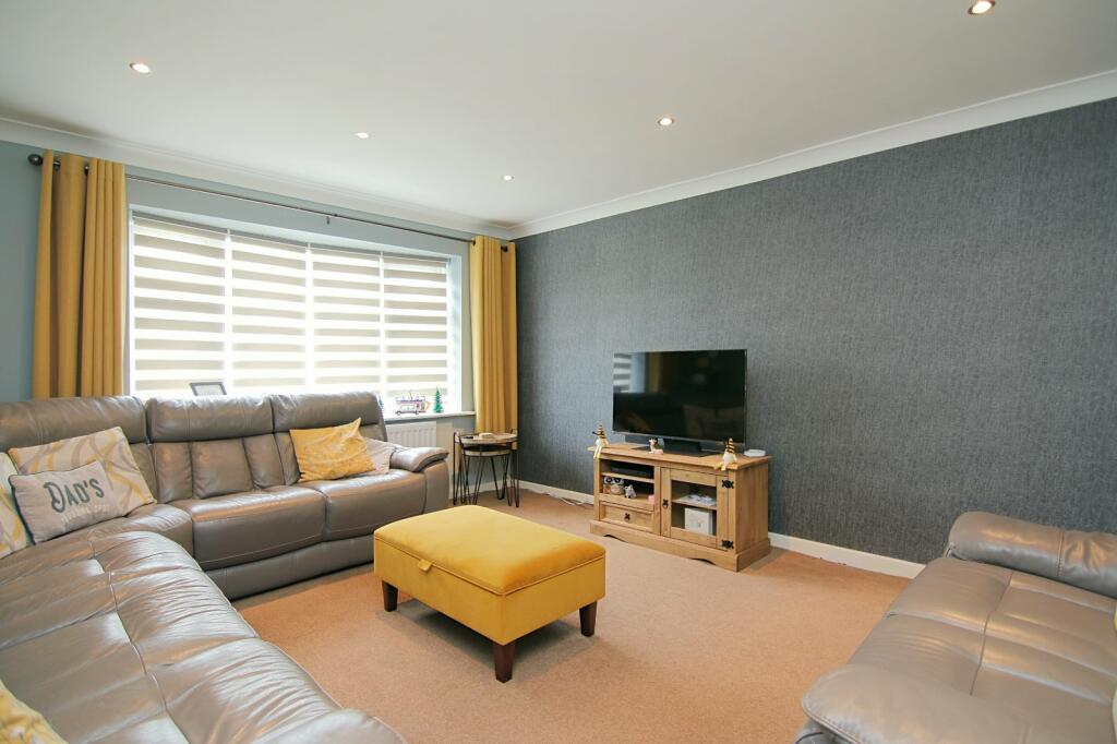 Additional property image - Roundhill Close, Queensbury, Bradford, BD13