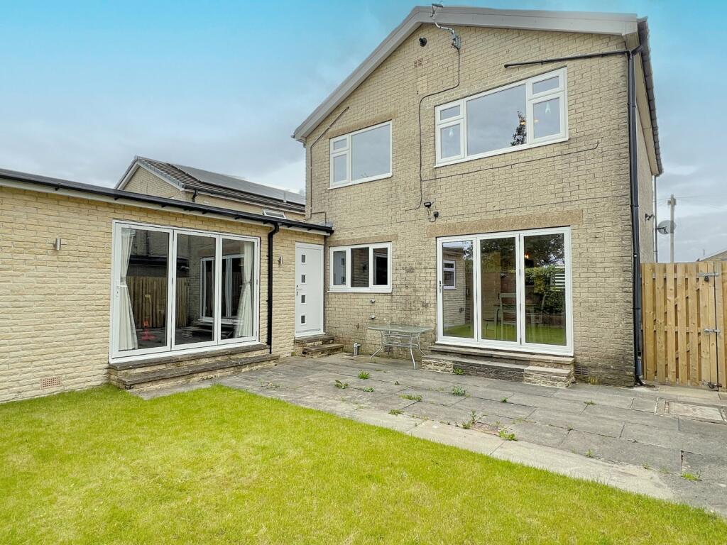 Additional property image - Roundhill Close, Queensbury, Bradford, BD13