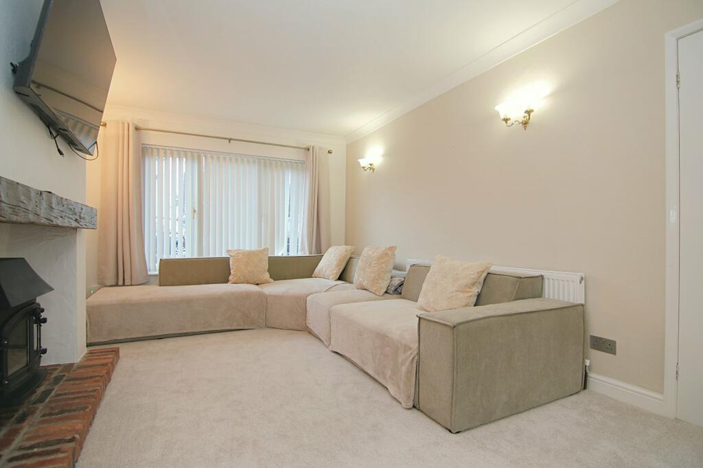 Additional property image - Coombe Hill, Queensbury, Bradford, BD13