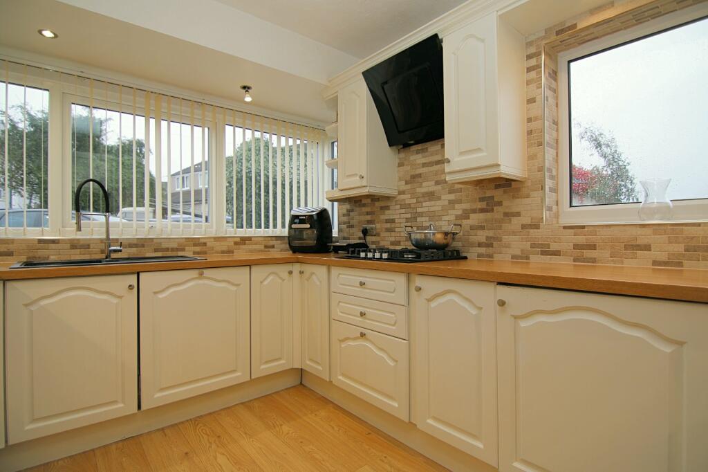 Additional property image - Coombe Hill, Queensbury, Bradford, BD13