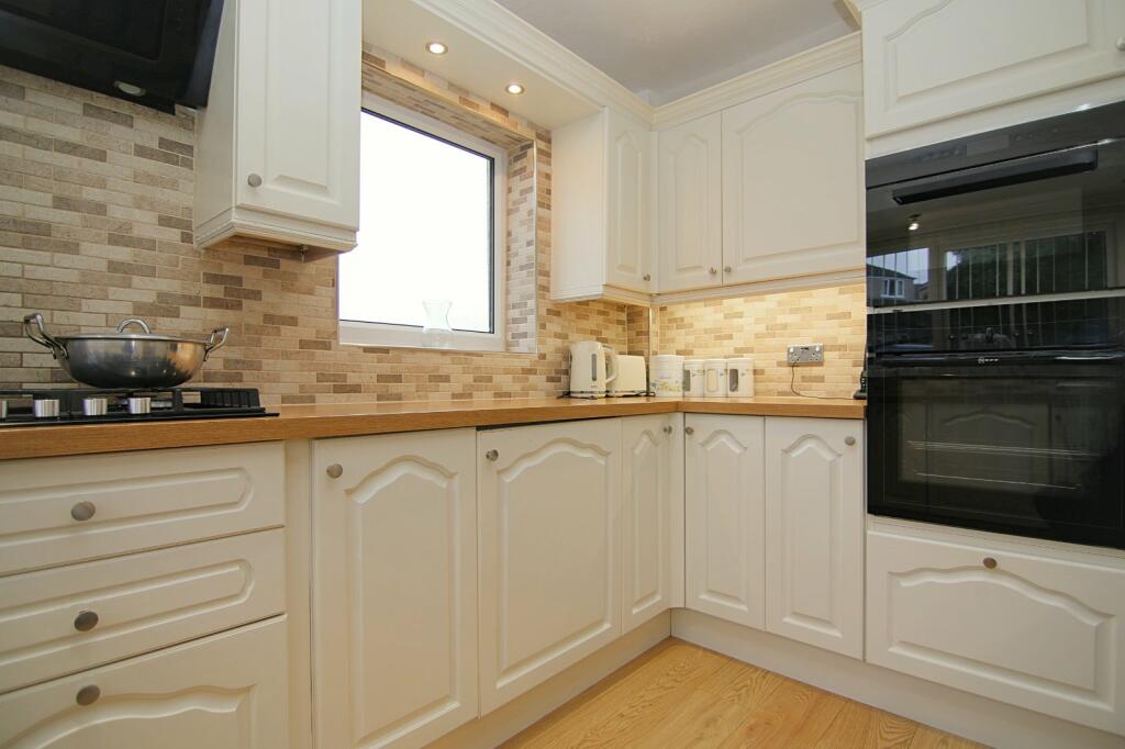 Additional property image - Coombe Hill, Queensbury, Bradford, BD13