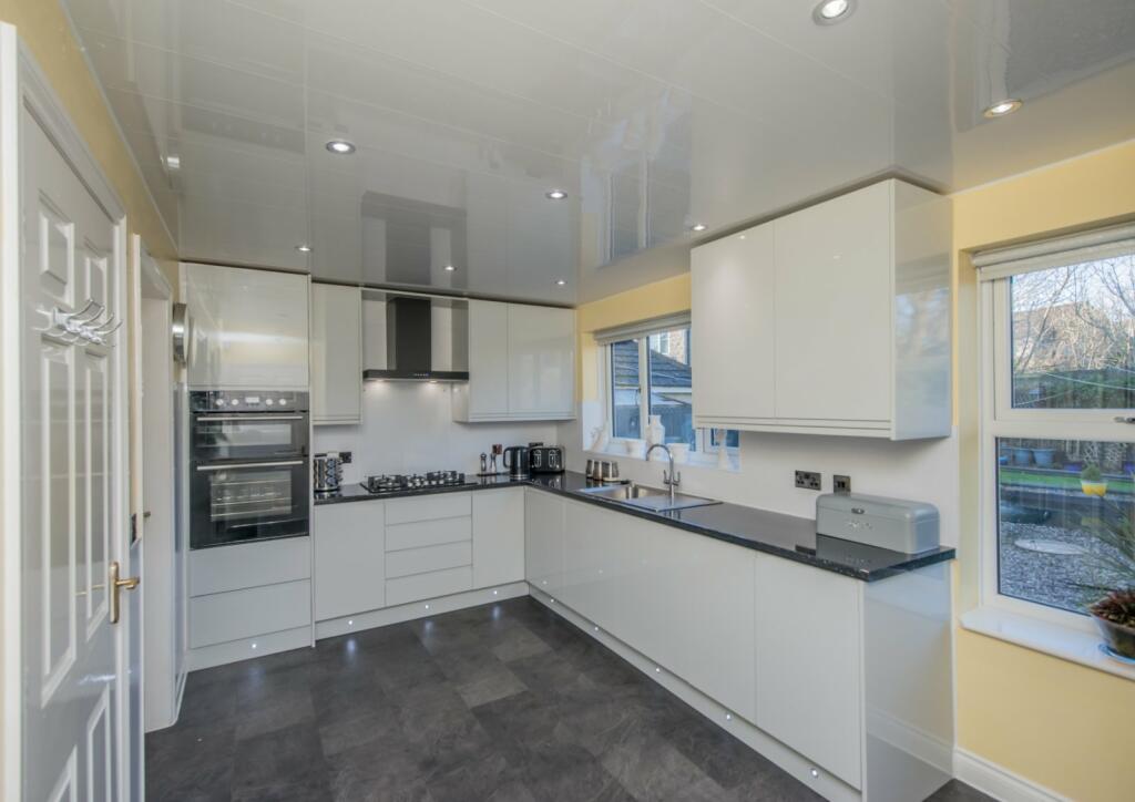 Additional property image - Winscar Avenue, Clayton Heights, Bradford, BD6