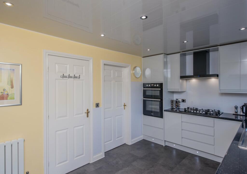 Additional property image - Winscar Avenue, Clayton Heights, Bradford, BD6