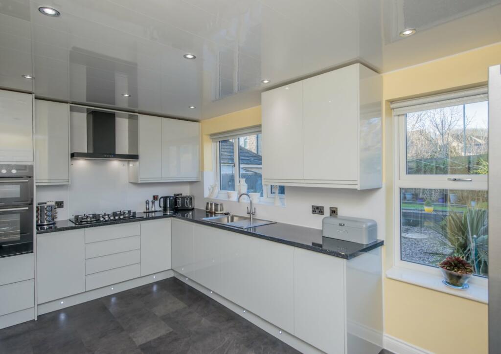 Additional property image - Winscar Avenue, Clayton Heights, Bradford, BD6