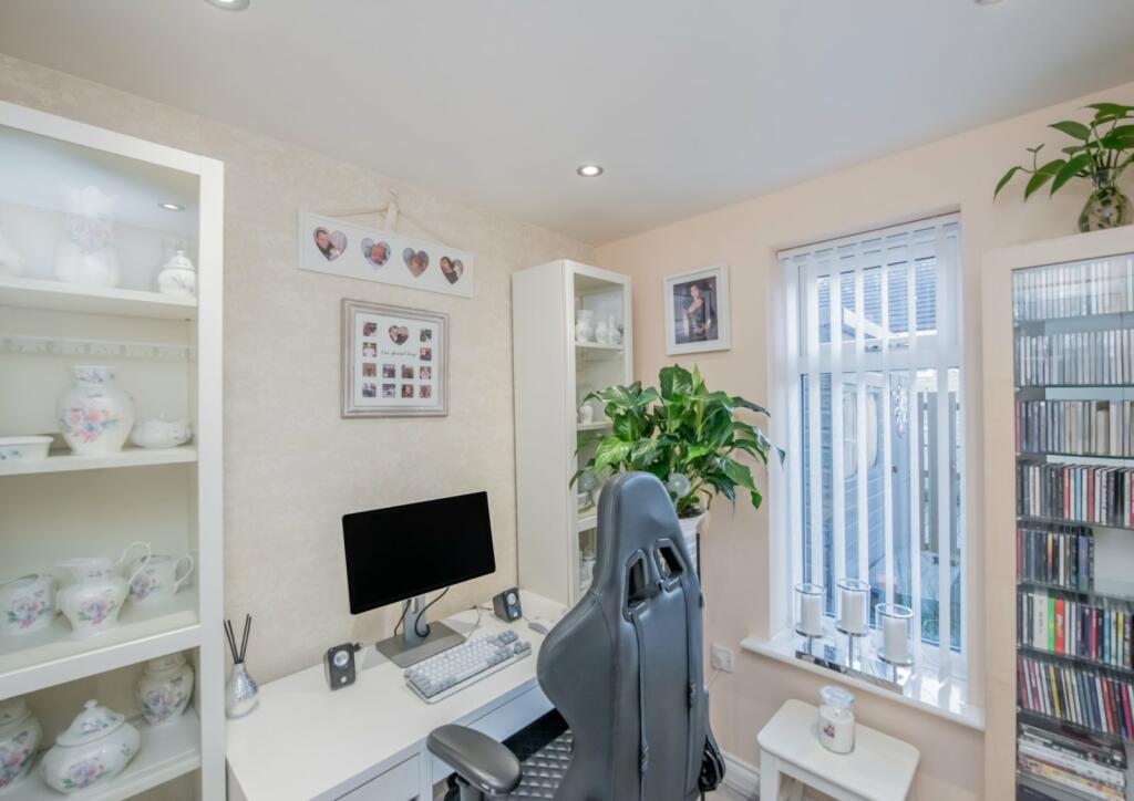 Additional property image - Winscar Avenue, Clayton Heights, Bradford, BD6