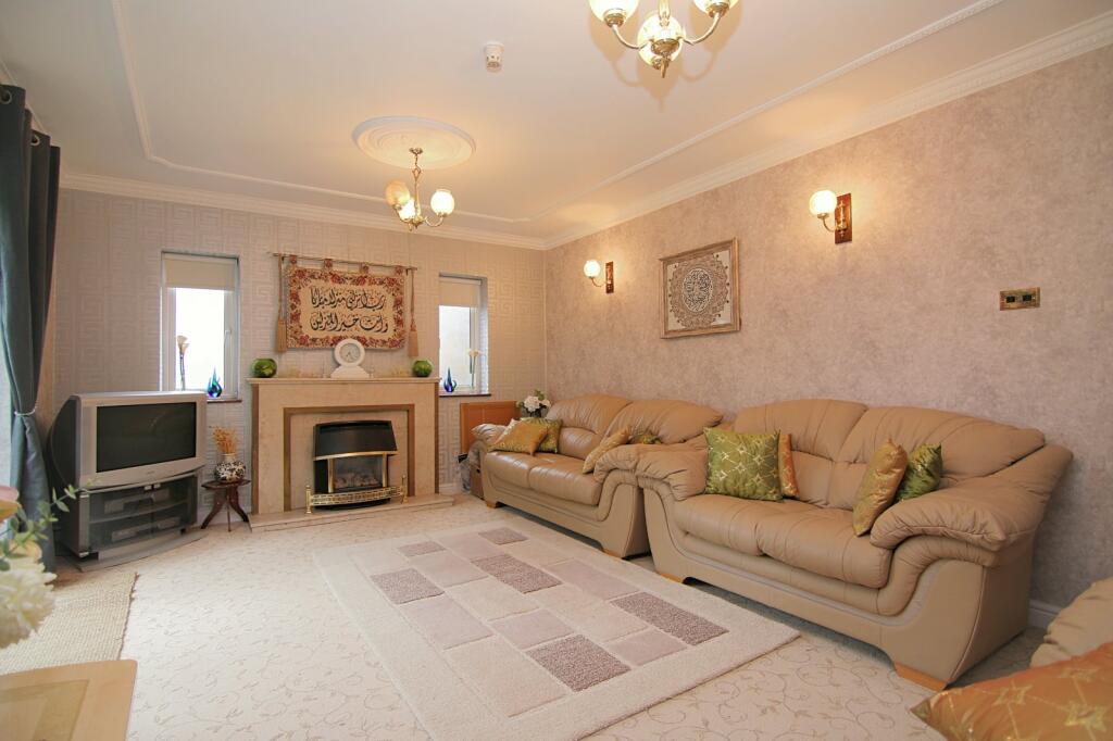 Additional property image - Highlands Close, Horton Bank Top, Bradford, BD7