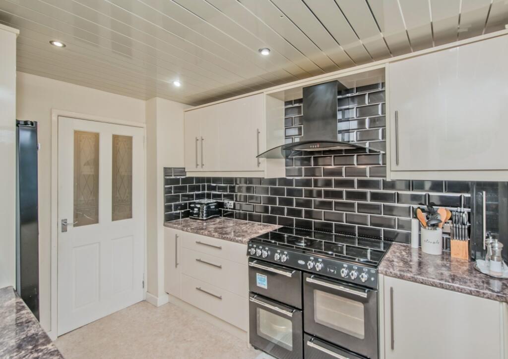 Additional property image - Glenrose Drive, Lidget Green, Bradford, BD7