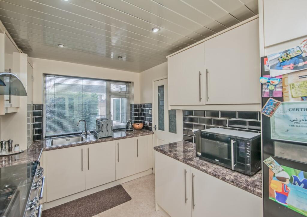 Additional property image - Glenrose Drive, Lidget Green, Bradford, BD7
