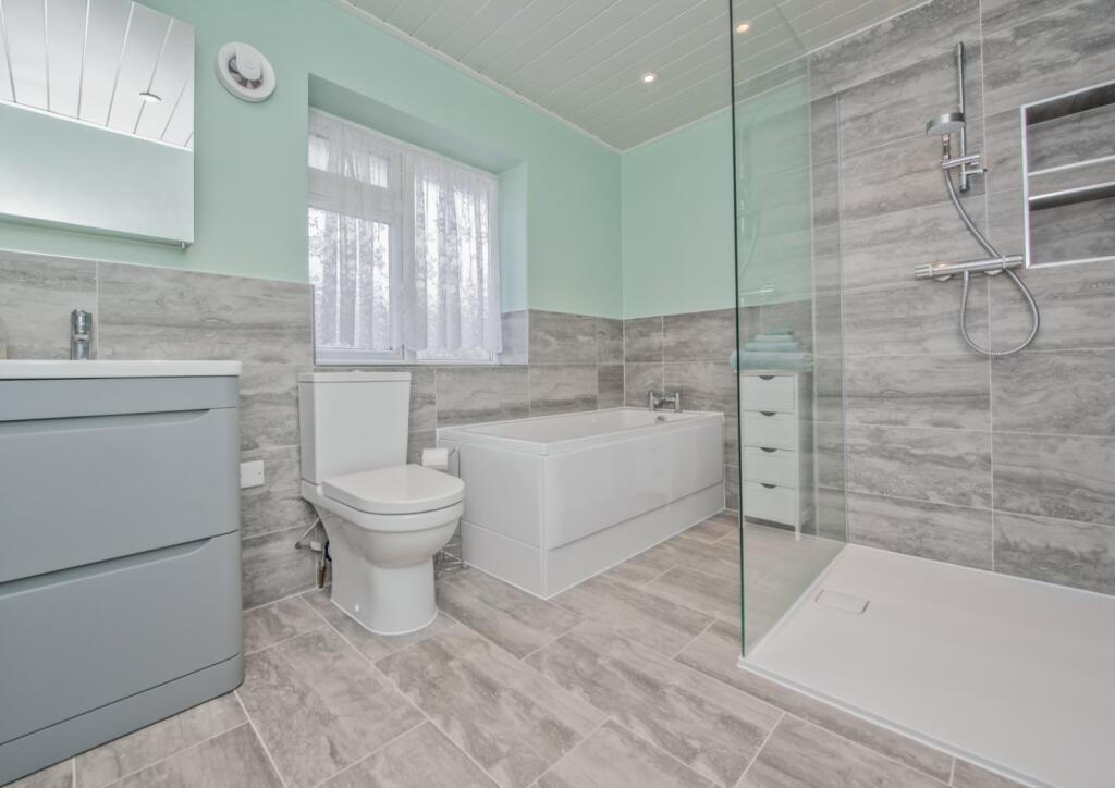 Additional property image - Glenrose Drive, Lidget Green, Bradford, BD7